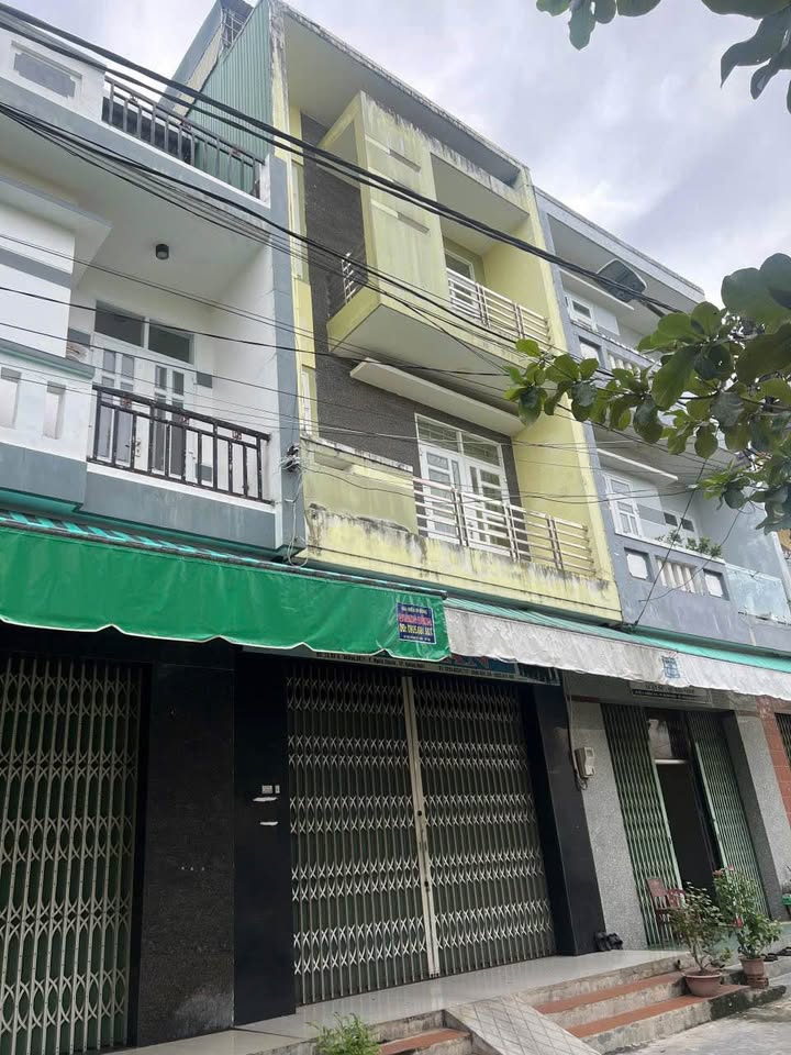 Nhà 2 mặt tiền 30/4 TP Quảng Ngãi 100m² giá 3 tỷ - Đầu tư sinh lời tuyệt vời!