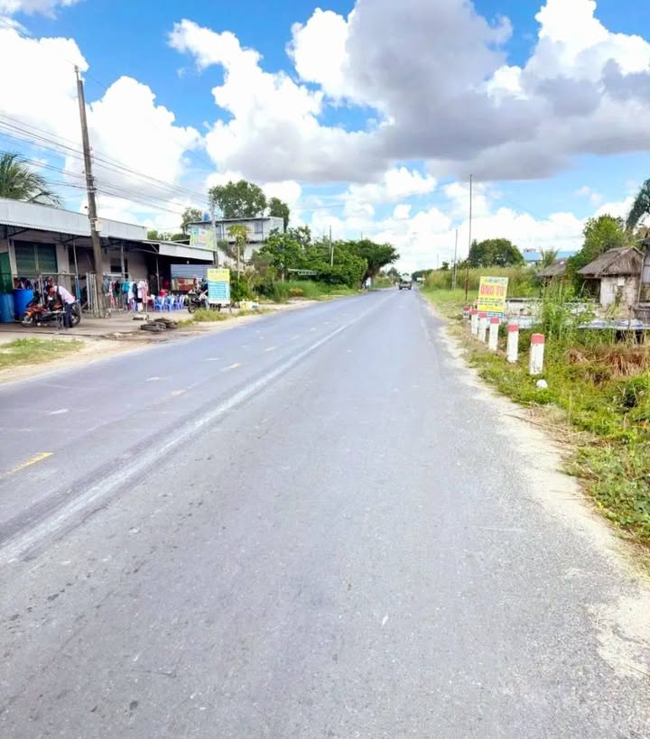 Đất nền mặt tiền Quảng Lộ Phụng Hiệp 2747m² giá 7 tỷ - Cơ hội đầu tư hấp dẫn!