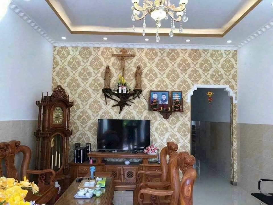 Nhà mái thái 3 phòng ngủ tại Phú Hòa, Thủ Dầu Một - Giá chỉ 2 tỷ