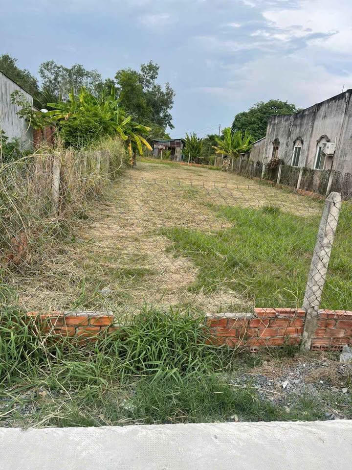 Đất thổ cư mặt tiền Tân Phú, Đức Hòa, Long An 400m² giá 1.65 tỷ - Cơ hội đầu tư tuyệt vời!