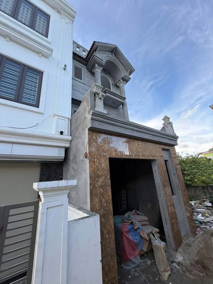 Nhà 3 tầng độc lập Đặng Cương 60m² giá 2.55 tỷ - Gần chợ và KCN Tràng Duệ!