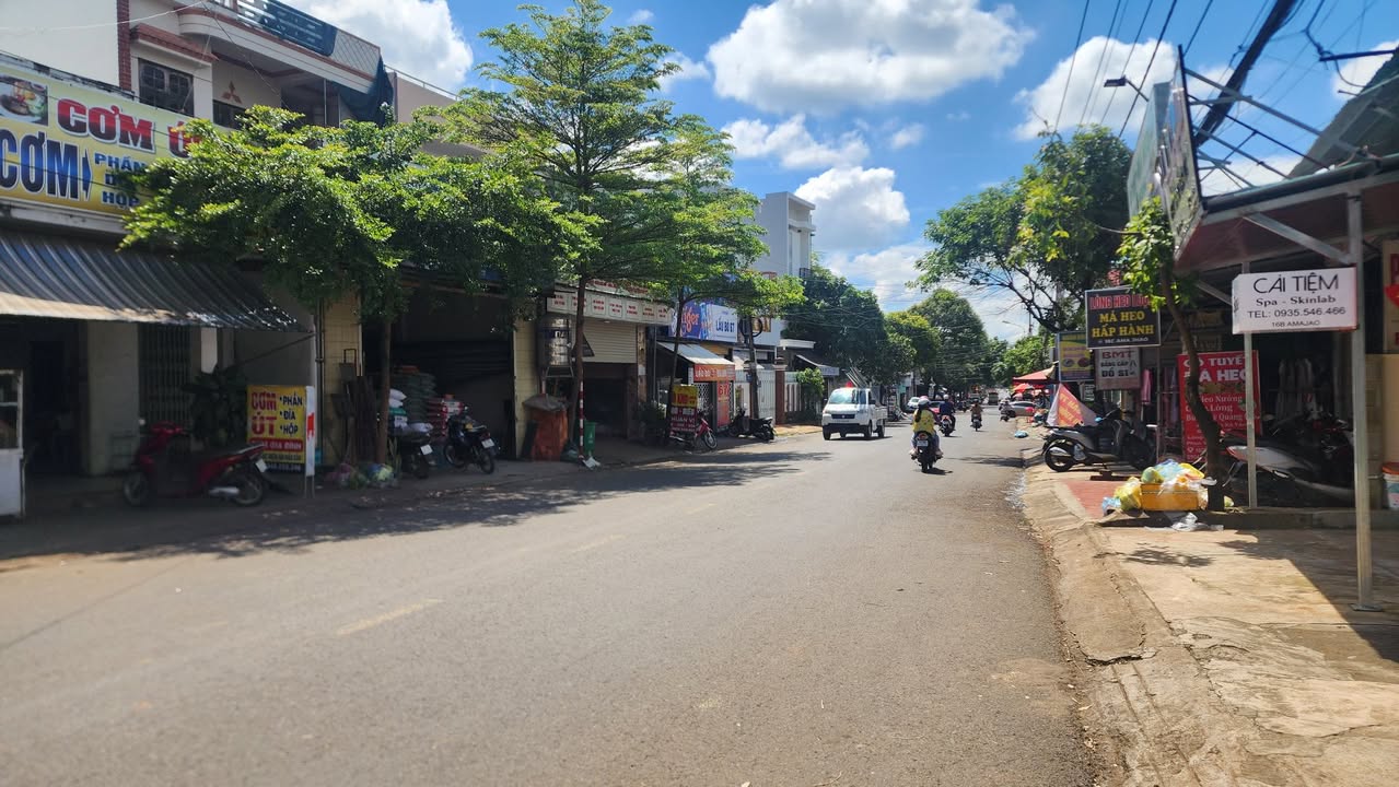 Bán nhà mặt tiền Ama Jao, Buôn Ma Thuột 100m² giá 7.2 tỷ - Kinh doanh ổn định!