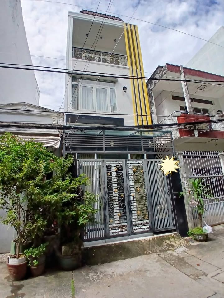 Nhà 3 tầng Cách Mạng Tháng 8, Q3, 65m² giá 13.99 tỷ - Yên tĩnh, đẳng cấp!