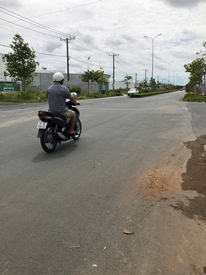 Đất Biệt Thự 3 Mặt Tiền Khu Đô Thị Minh Linh Vĩnh Long 402m² giá 6.5 tỷ - Vị trí vàng cho ngôi nhà mơ ước!