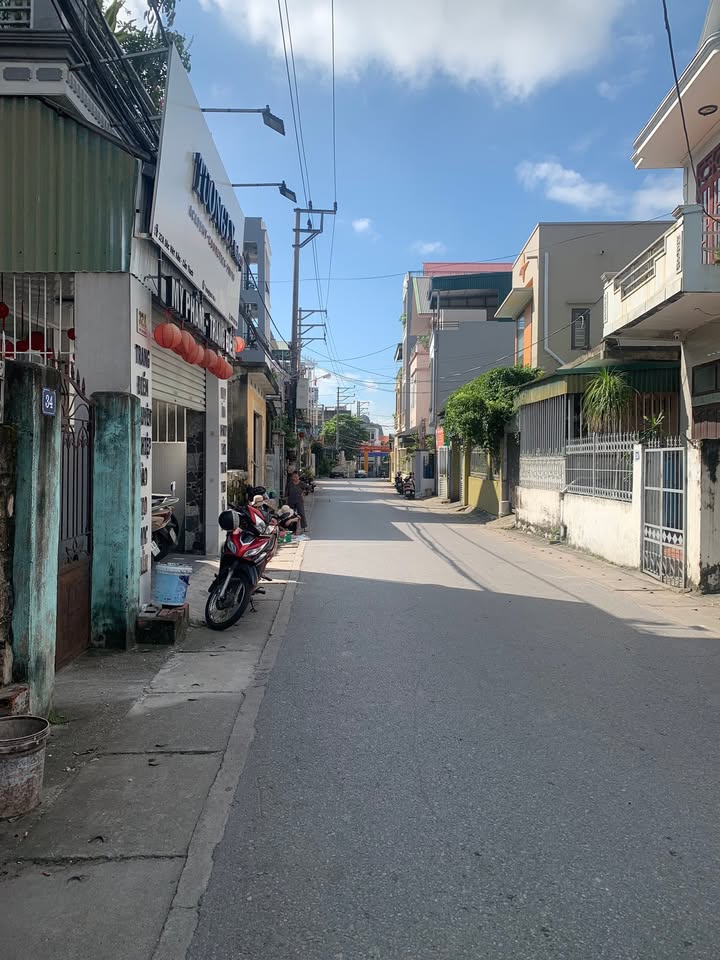 Đất Dốc Việt Kiều Cẩm Phả 55.7m² giá 1 tỷ - Đường ô tô tránh nhau!