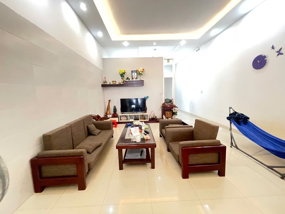 Nhà cấp 4 222.5m² trên đường An Dương Vương - Giá chỉ 4.5 tỷ, dọn vào ở ngay!
