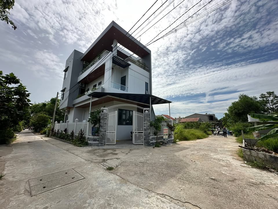 Đất nền kẹp Mương tại kiệt Nguyễn Cữu Vân, 123m² giá 2 tỷ - Cơ hội đầu tư tuyệt vời!