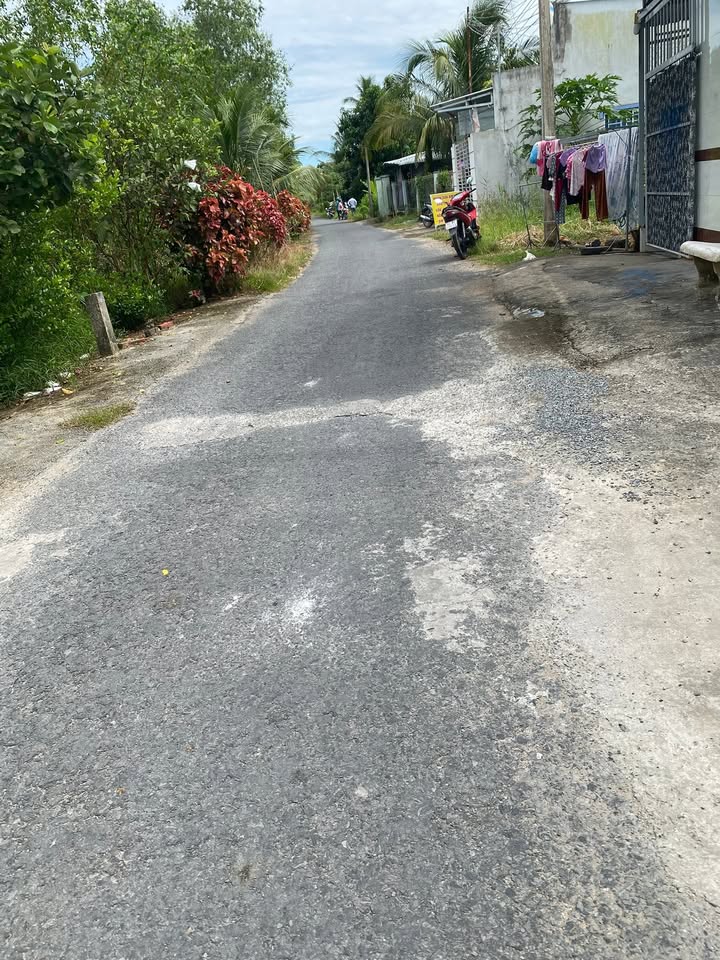 Nhà cấp 4 Tân Hạnh, Vĩnh Long 148m² giá 1.3 tỷ - Sân ô tô vào tận nhà!