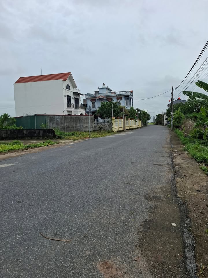 Đất nền Hưng Hà Thái Bình 100m² giá 1 tỷ - Kinh doanh thuận lợi!