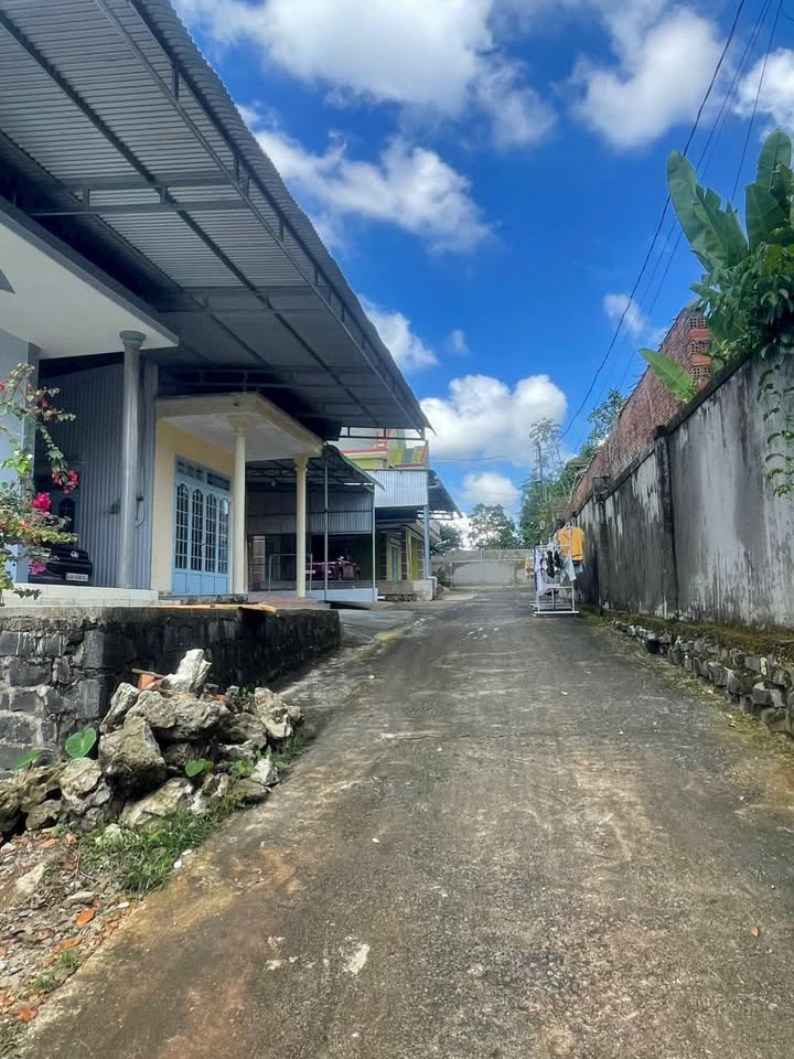 Nhà cho thuê tại Bảo Lộc 3 phòng ngủ giá 4 triệu - Gần chợ mới tiện lợi!