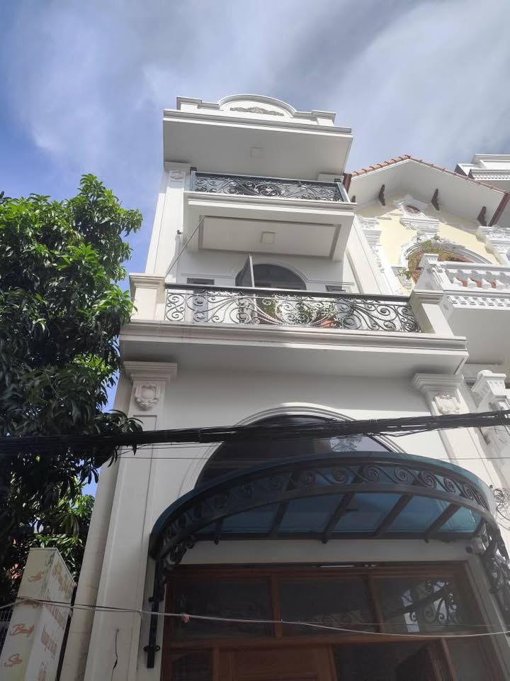 Nhà phố Lê Chân Hải Phòng 66m² giá 5 tỷ - Mặt ngõ rộng ô tô tránh nhau!