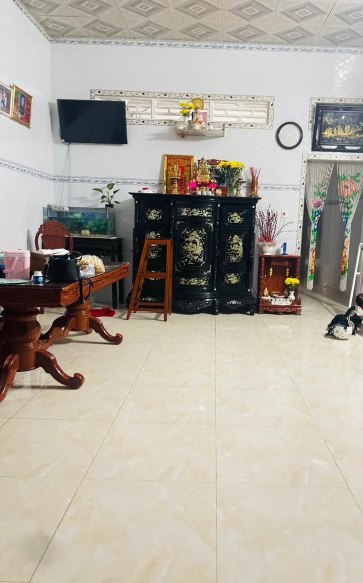 Nhà cấp 4 tại KDC Phường 6, Cao Lãnh 150m² giá 2.5 tỷ - Hướng Đông Nam, thương lượng