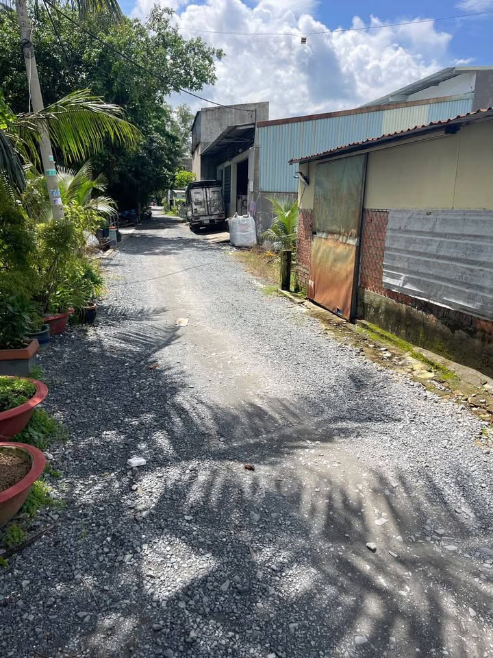 Nhà và đất Bình Lợi, Bình Chánh 137m² giá 2.1 tỷ - Cơ hội đầu tư tuyệt vời!