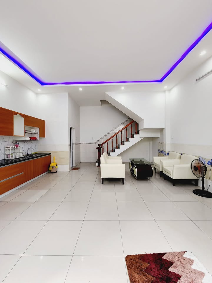 Nhà hẻm Đô Đốc Bảo, Trần Phú, Quy Nhơn 40m² giá 4.5 tỷ - Thiết kế hiện đại, chính chủ!