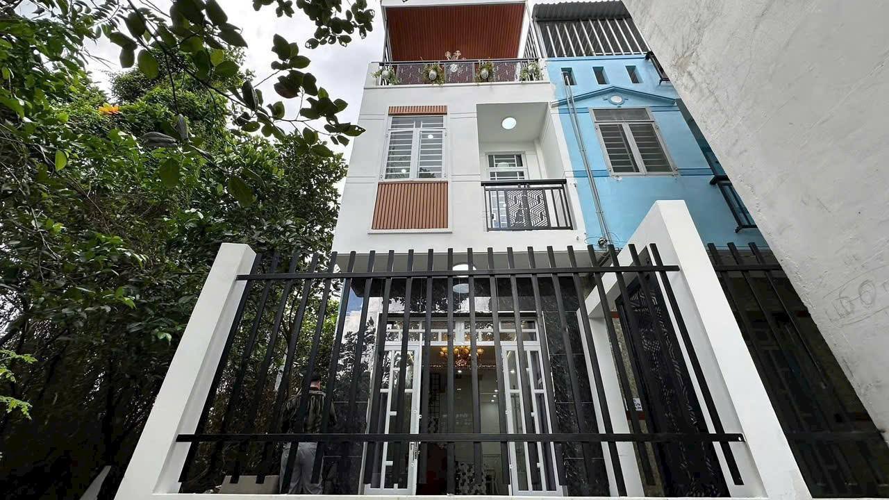 Nhà 2 Lầu Tân Kim 45.5m² giá 2.07 tỷ - Sổ riêng, pháp lý rõ ràng!