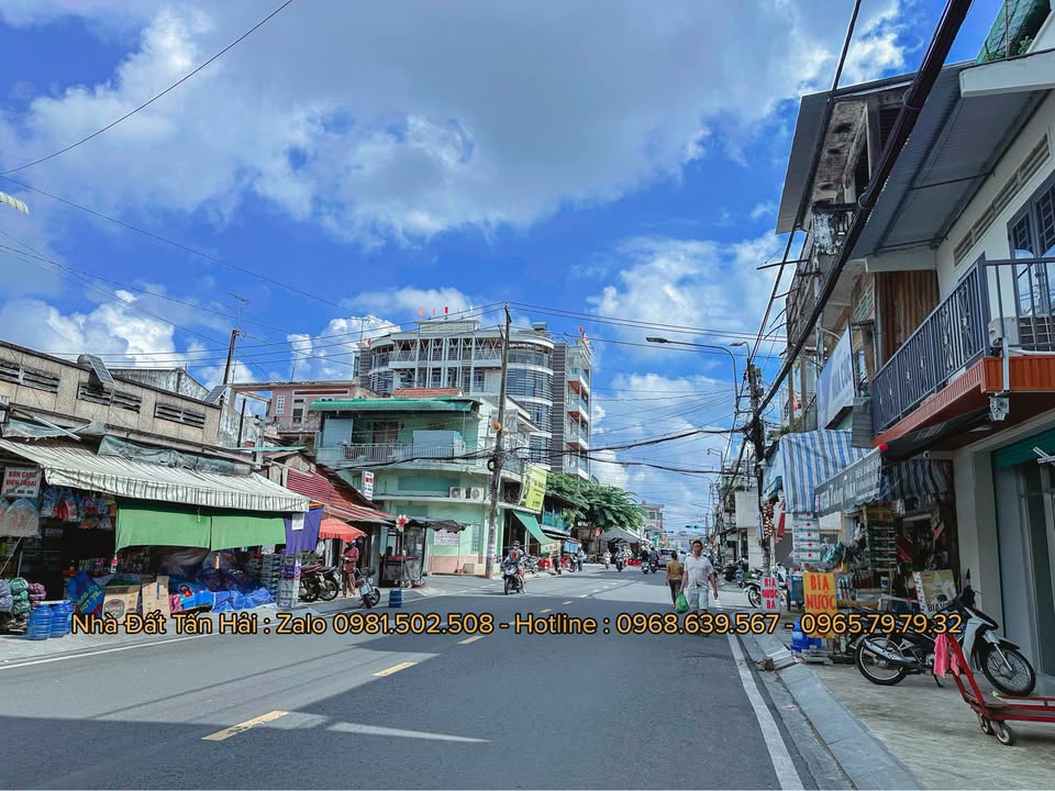 Bán Nhà Mặt Tiền Đường Nguyễn Văn Cừ, Phường Xuân An, 64m² giá 4.99 tỷ - Cơ hội đầu tư hấp dẫn!