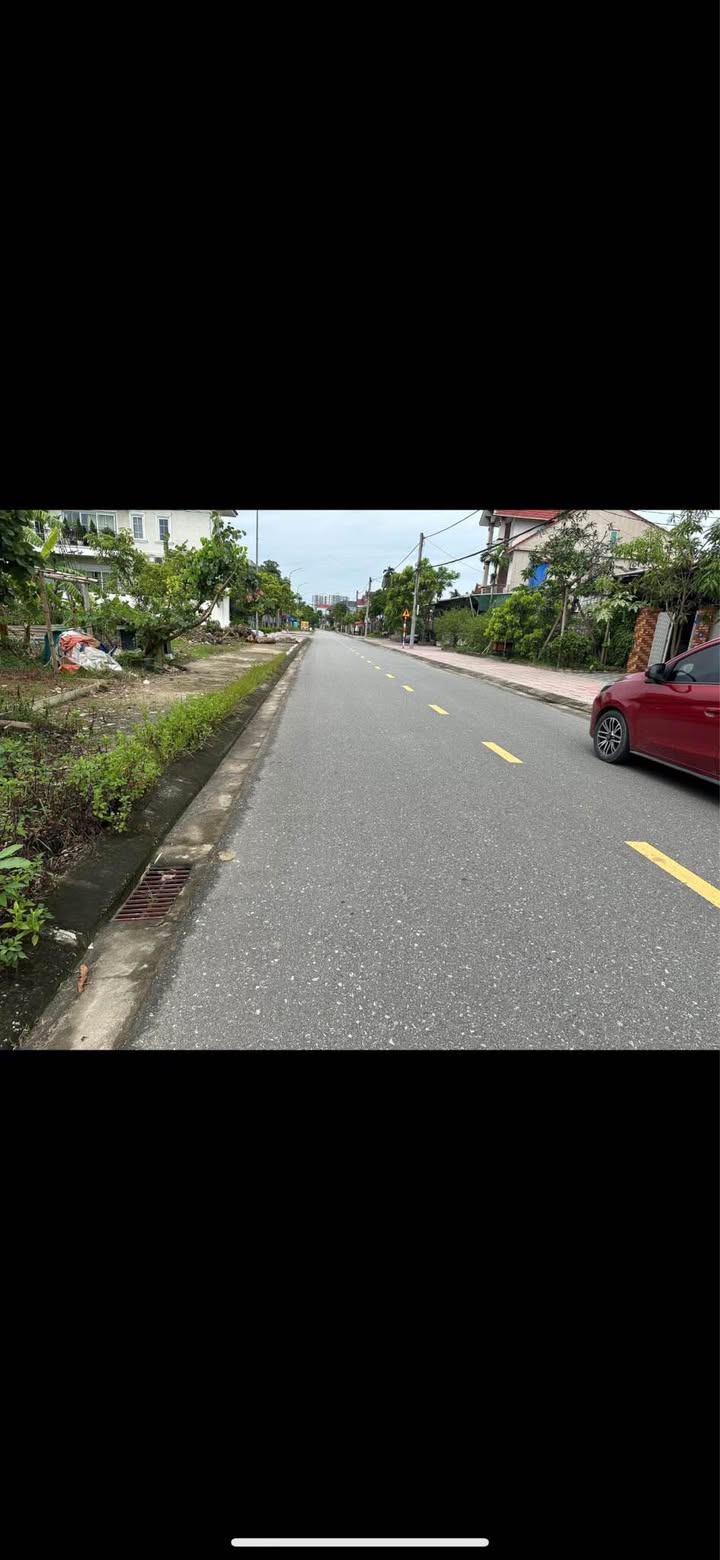 Đất nền đường Hà Hoàng 136.5m² giá 2.3 tỷ - Khu dân trí cao, gần trường học!