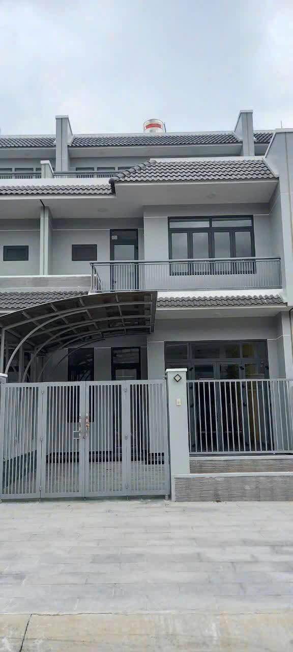 Nhà Ở và Thương Mại Dịch Vụ Phú Mỹ, Thủ Dầu Một - Cho thuê nhà trệt 2 lầu, chỉ 20 triệu/tháng!