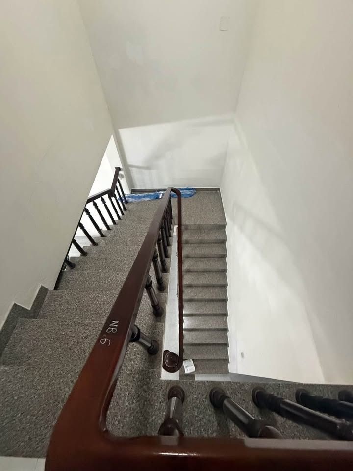 Nhà mặt tiền Lý Tử Tấn Đà Nẵng 100m² giá 9.2 tỷ - Kinh doanh sôi động gần biển!