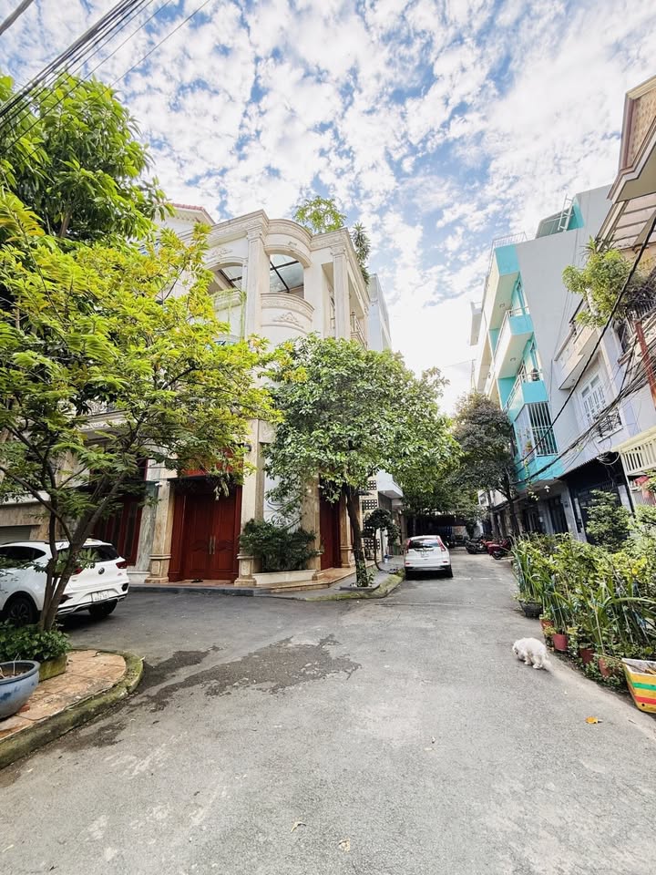 Nhà phố Tân Phú 64m² giá 9.85 tỷ - Sổ hồng chính chủ, 5 phòng ngủ rộng rãi!