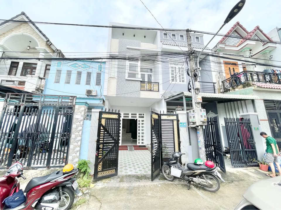 Nhà 1 Trệt 1 Lầu Khu Phố Đông Tác, Dĩ An 74m² giá 4.2 tỷ - Kết nối thuận tiện!