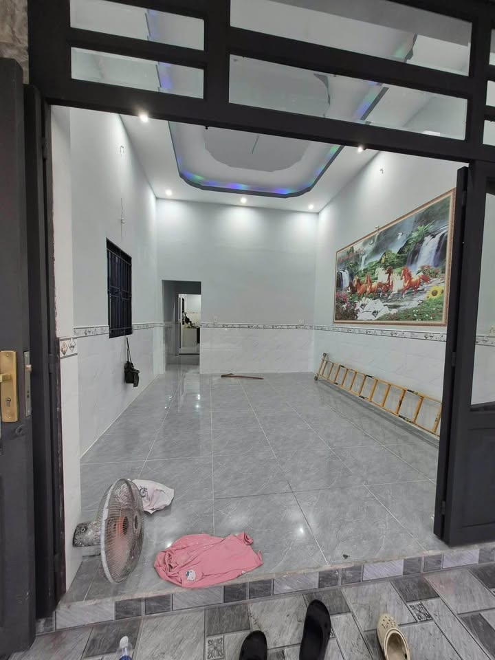 Nhà riêng Tân Vĩnh Hiệp, Tân Uyên 121m² giá 2.05 tỷ - Sổ hồng riêng, sân xe hơi!