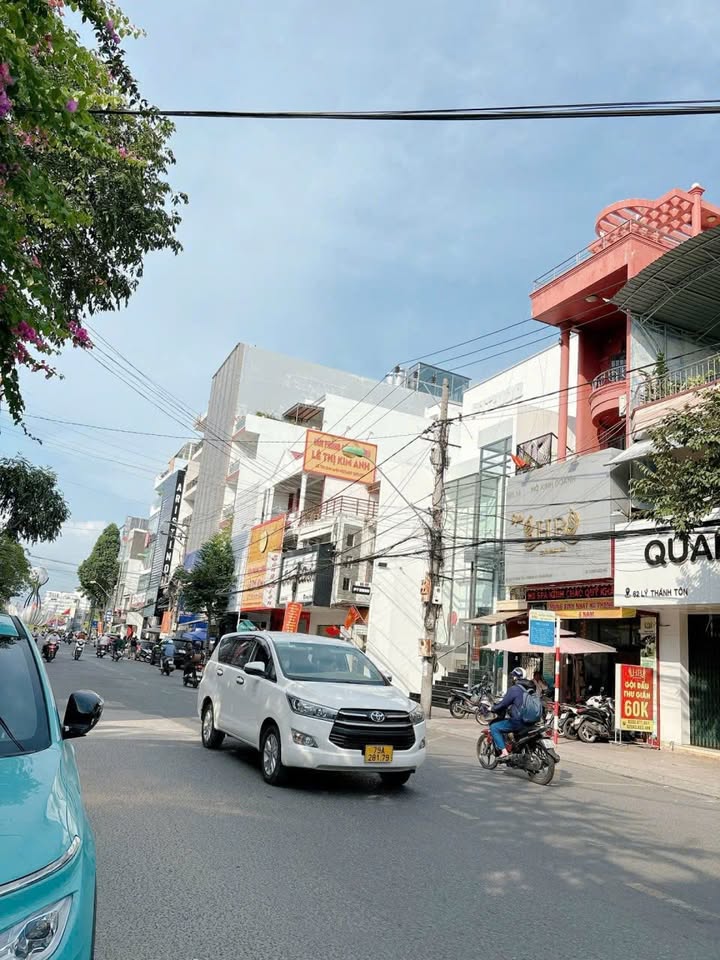 Nhà 2 tầng mặt tiền Lý Thánh Tôn Nha Trang 80m² giá 30 tỷ - Kinh doanh đắc địa!