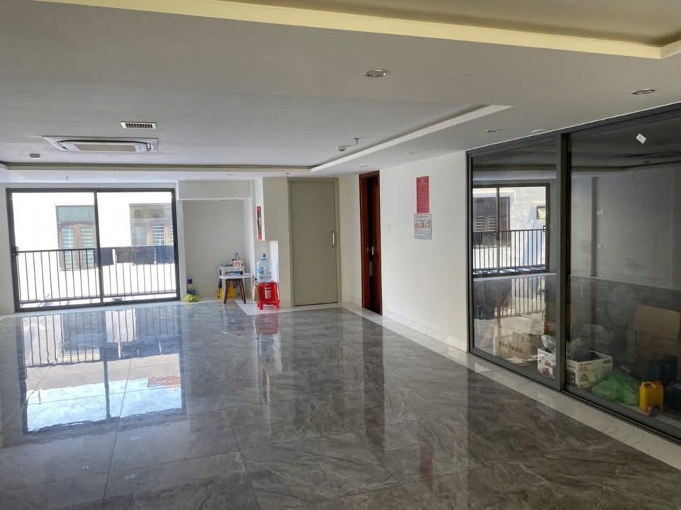 Cho thuê mặt bằng tầng 2 Khu An Thượng Đà Nẵng 200m² - Mới 100%, đầy đủ tiện nghi!