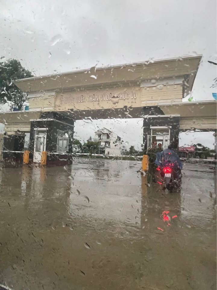 Nhà 2 tầng đường Lê Lợi Vinh 90m² giá chỉ 4 tỷ - Đường thông thoáng ô tô tránh nhau!