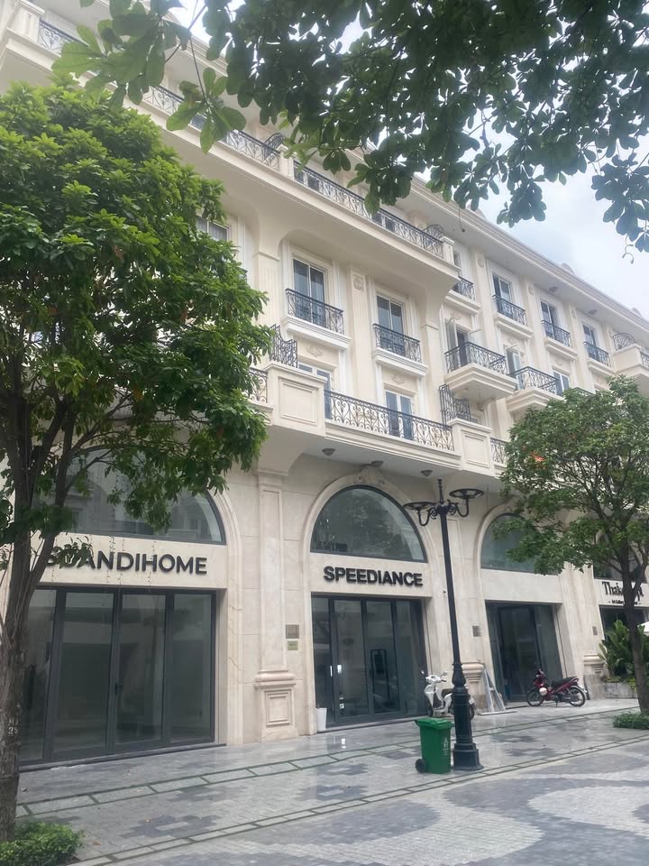 Shophouse KDT Vạn Phúc Thủ Đức 154m² giá 36.5 tỷ - Đầu tư sinh lời ngay!