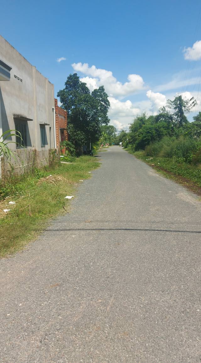 Đất thổ cư Long Hải 180m² giá 600 triệu - Sổ hồng chính chủ, vị trí an ninh!