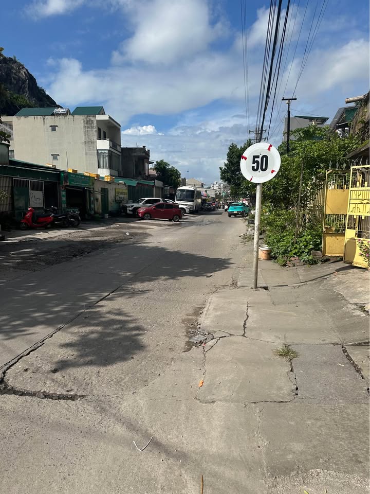 Đất mặt đường Tuyển Than Hồng Hà 300m² giá 10 tỷ - Cơ hội đầu tư hấp dẫn!