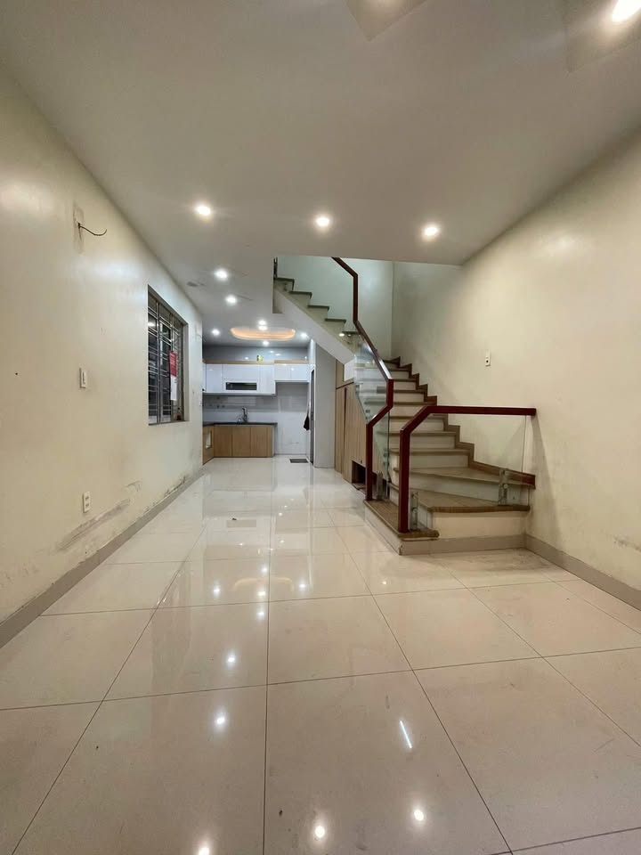 Nhà 3 Tầng Ngõ 18 Lạch Tray Ngô Quyền 39m² giá 2.5 tỷ - Sổ đỏ chính chủ!