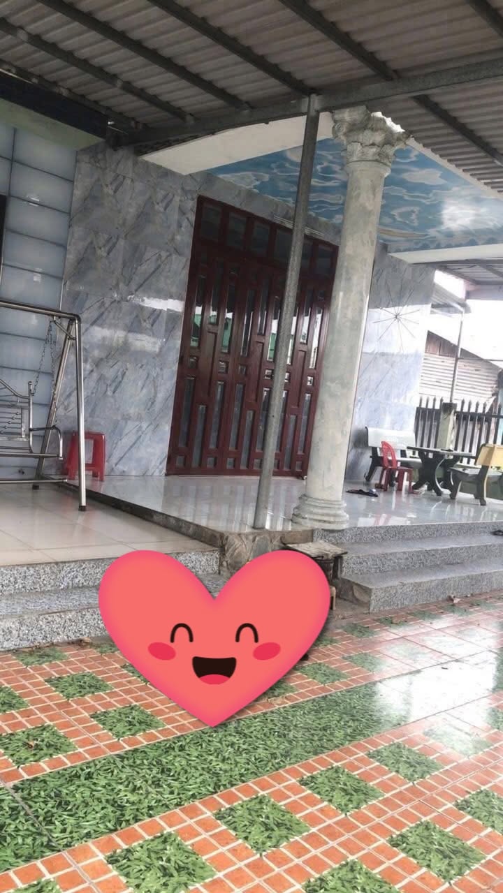 Nhà riêng Lương Bình Bến Lức 294m² giá 1.7 tỷ - Sẵn sàng vào ở với nội thất cao cấp!