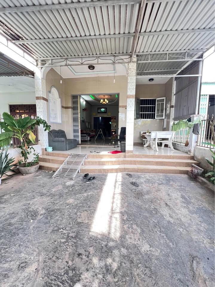 Nhà mặt tiền đường Âu Cơ Phan Thiết 215m² giá 4.5 tỷ - Kinh doanh đa ngành nghề!