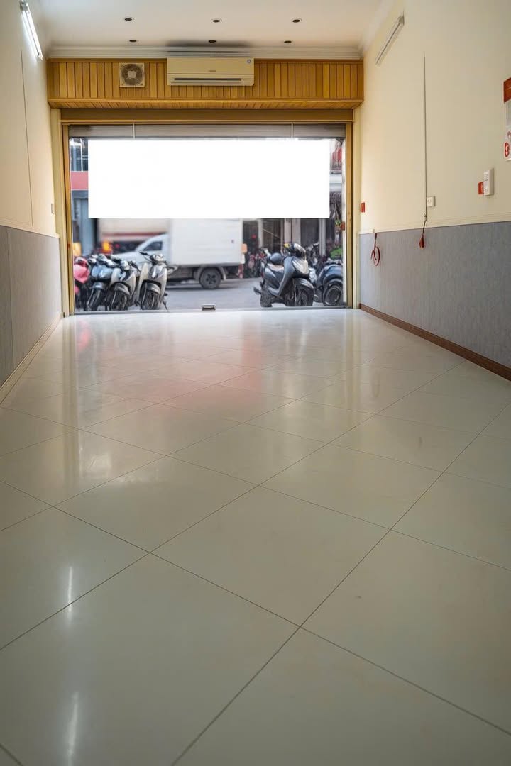 Cửa hàng cho thuê mặt phố Khâm Thiên 45m² giá 20 triệu - Vị trí sầm uất, thuận lợi kinh doanh!
