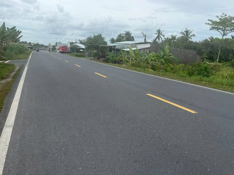 Đất nền mặt tiền Quốc lộ 60, An Thạnh, 699m² giá 2.796 tỷ - Cơ hội đầu tư tuyệt vời!