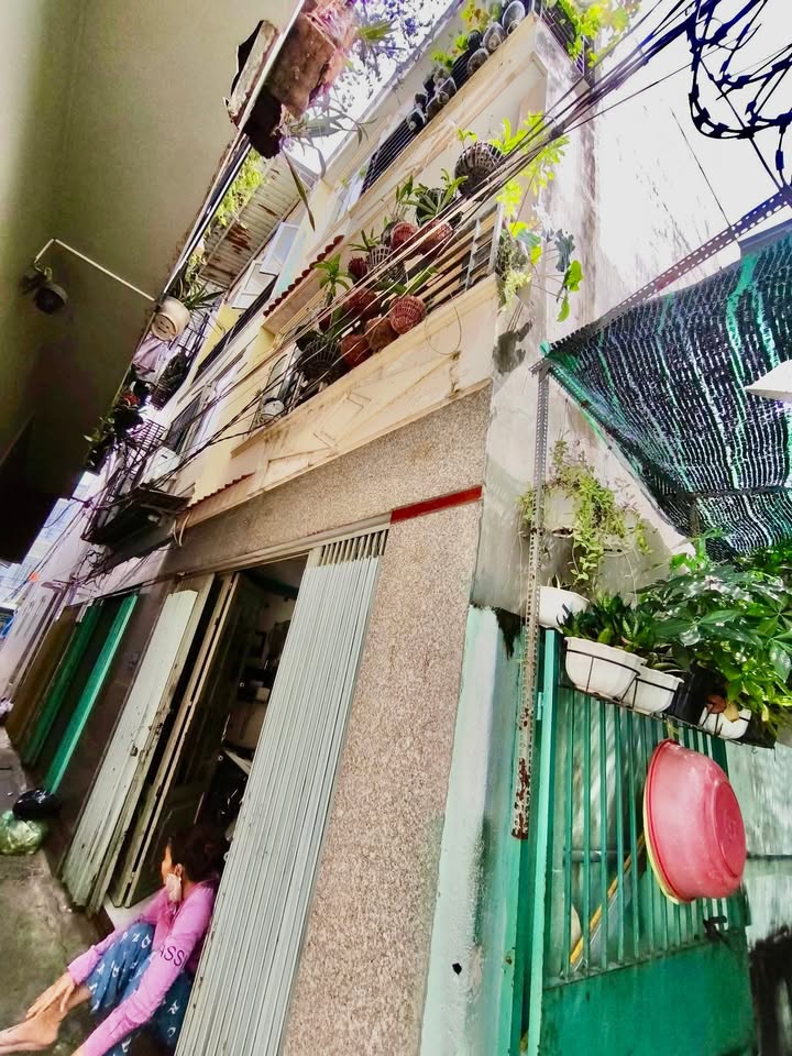 Nhà 2 Lầu Hẻm 28 Lương Văn Can, Quận 8, Diện tích 24m², Giá chỉ 2.89 tỷ!