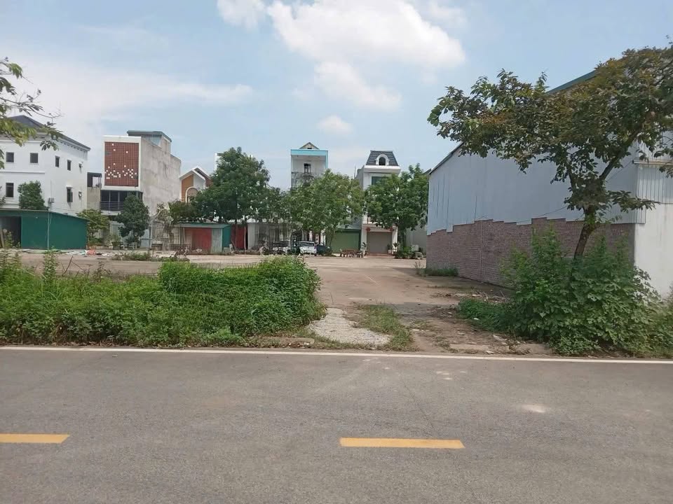 Đất nền Nông Trang Việt Trì 84m² giá 3 tỷ - Hạ tầng đông đúc, thuận lợi cho đầu tư!