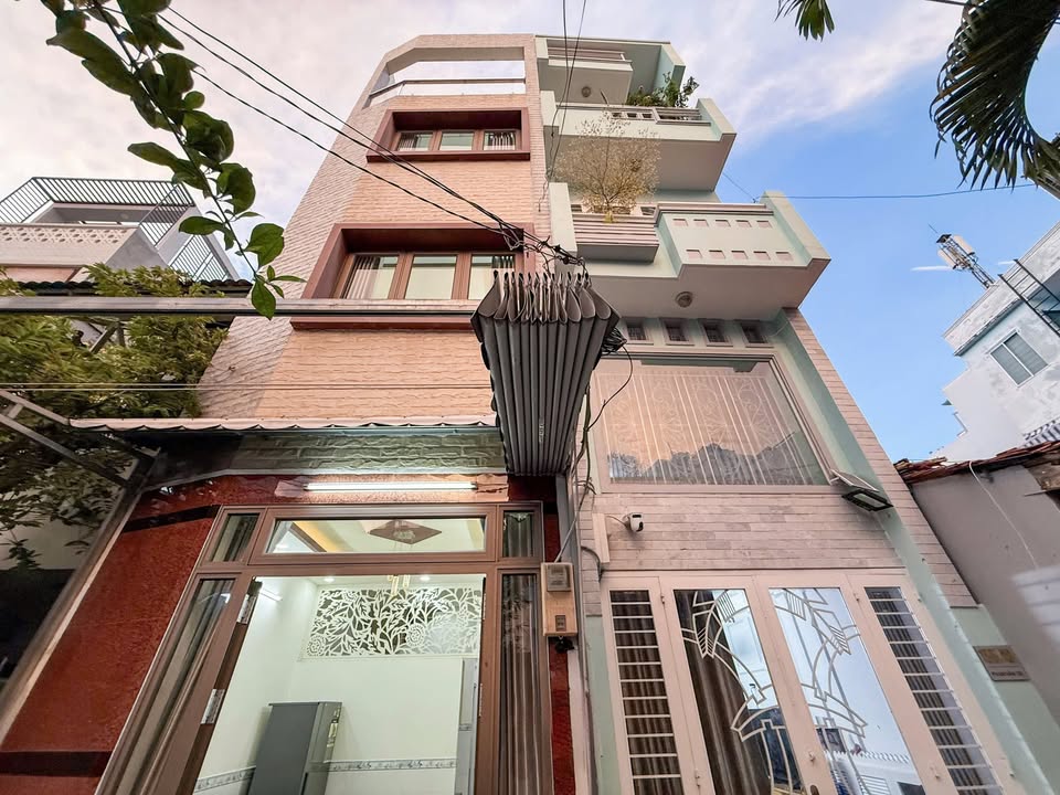 Nhà 4 tầng Hẻm 1 sẹc Phan Văn Trị 33m² giá 5.85 tỷ - Sổ hồng riêng, công chứng ngay!