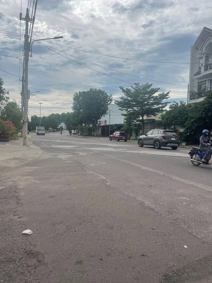 Đất nền 50m² đường Hoa Lư, giá 2 tỷ - Lô đẹp, hướng Đông