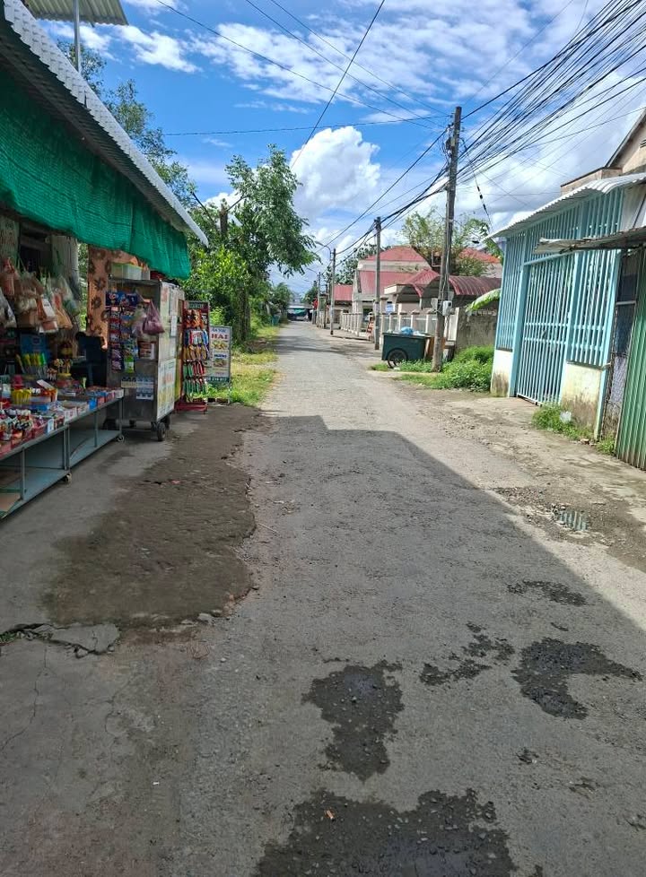 Nhà mặt tiền đường nhựa 60m² giá 1 tỷ - Kinh doanh thuận lợi!