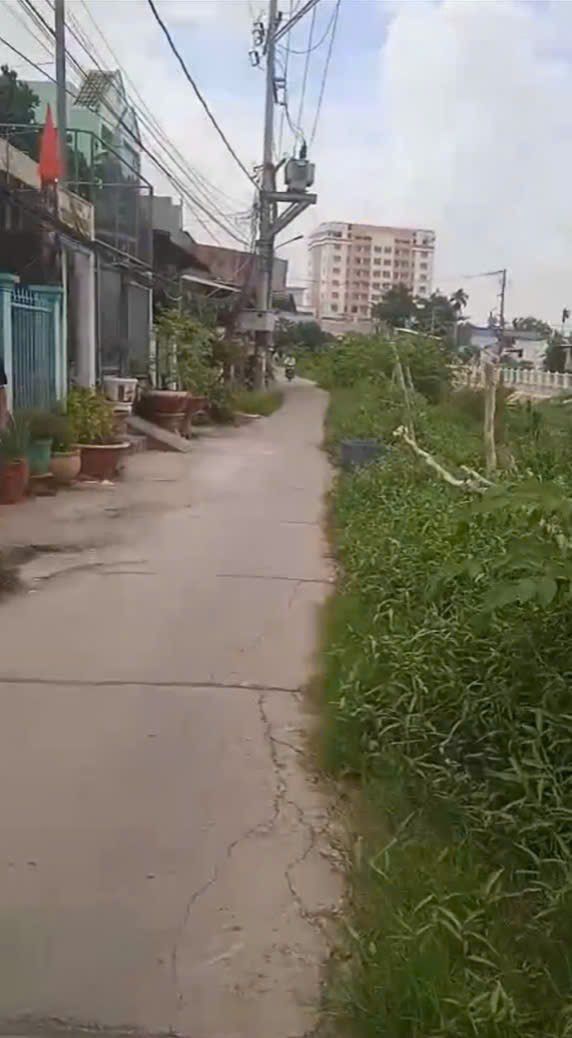 Đất nền Long Xuyên 137m² giá 2.99 tỷ - Tặng nhà xây sẵn!