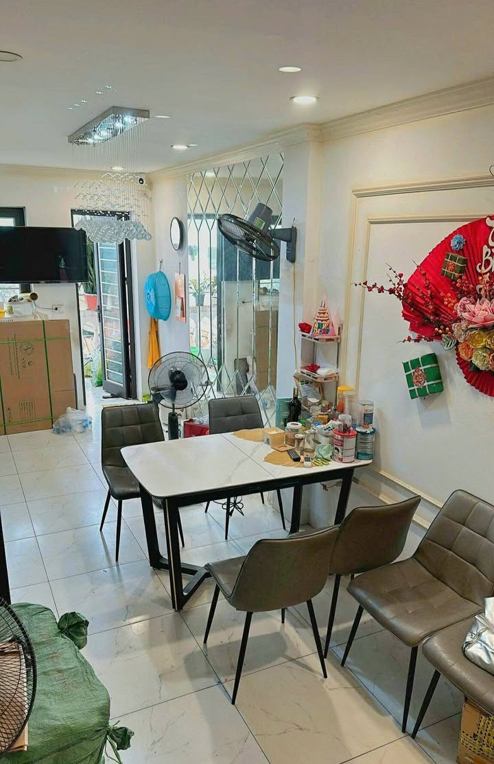 Nhà cho thuê nguyên căn tại ngõ 230 Lạc Trung, 30m² - Full đồ, ô tô vào tận nơi!