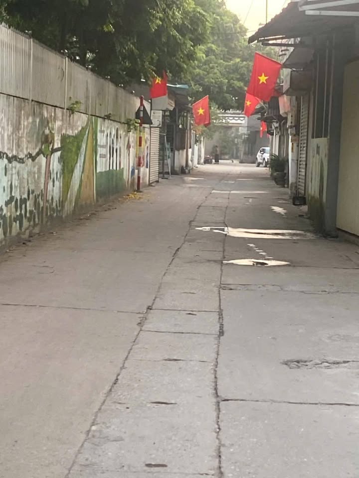 Nhà phố An Khánh 42m² giá 4 tỷ - Ô tô đỗ cửa, tiện ích đầy đủ!