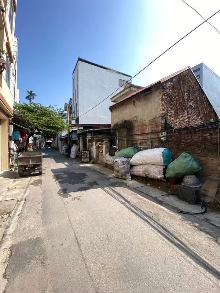 Mặt phố Phú Thượng 170m² giá 30 tỷ - Đầu tư sinh lời tuyệt vời!