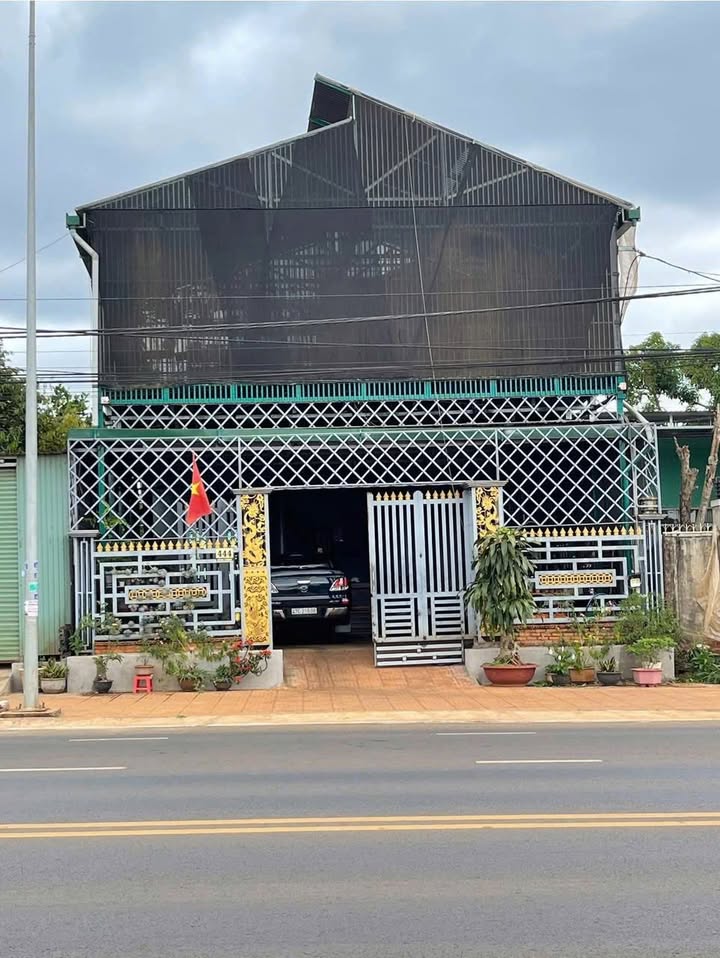 Bán đất đường Hùng Vương, Quảng Phú 245m² giá 5 tỷ - Kinh doanh thuận lợi!