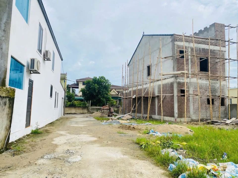 Đất Xóm 8, Nghi Kim 76m² giá 1.8 tỷ - Sổ đỏ chính chủ, vị trí đẹp!