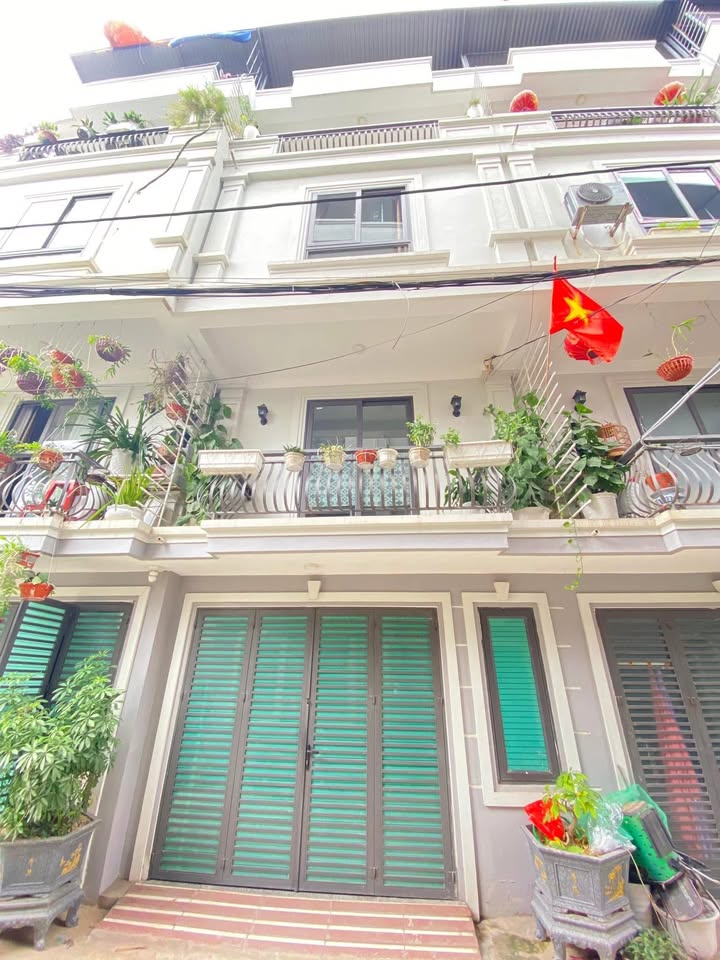 Nhà 4 Tầng Cho Thuê Tại Phường Quang Trung - Giá 8 triệu, Tiện Nghi Đầy Đủ!