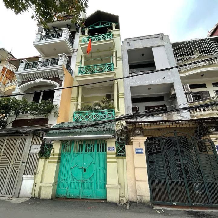 Nhà mặt phố Hoàng Cầu Đống Đa 70m² giá 3x tỷ - View hồ tuyệt đẹp!